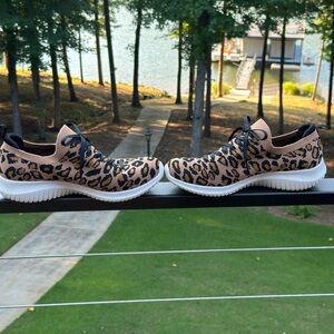 Skechers Cheetah print sneakers 7.5
